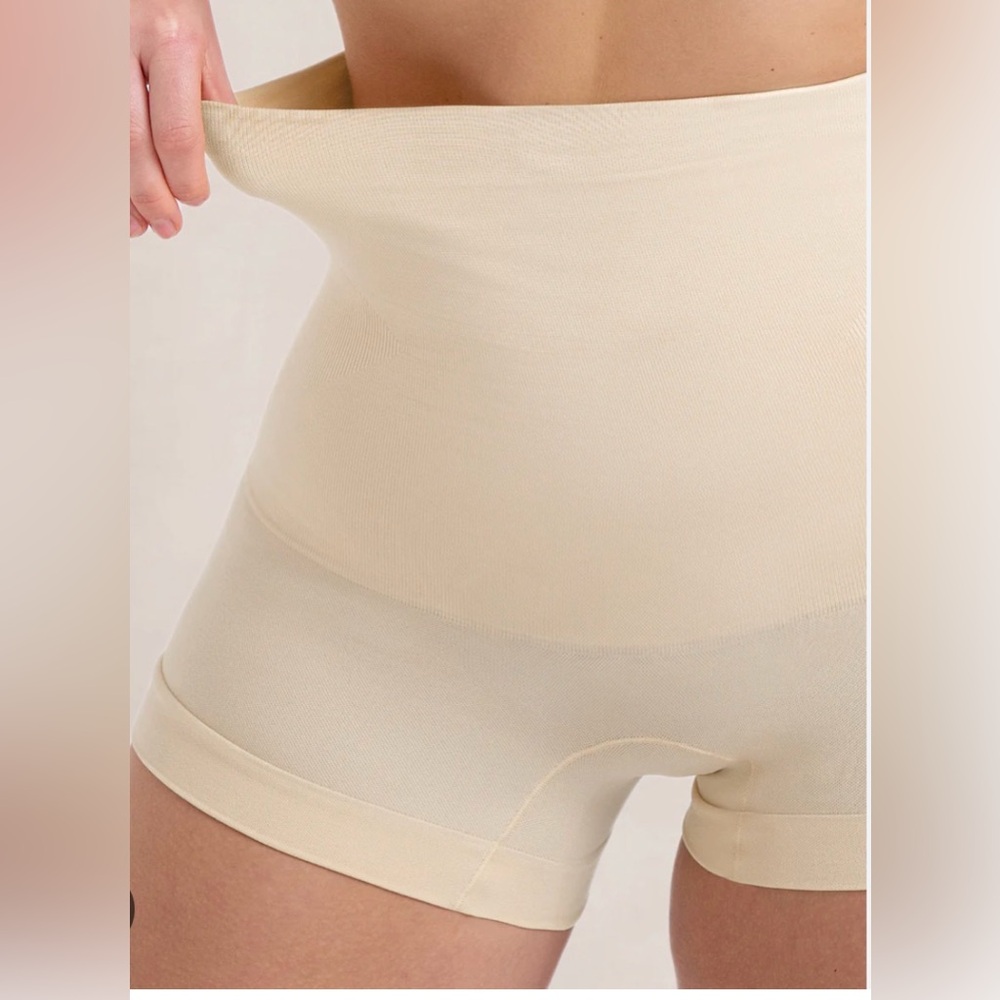 Shapermint Essentials All Day Every Day High-Waisted Shaper Boyshort size‎ M/L